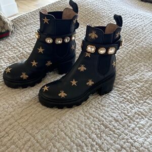 Gucci Double G Logo Leather Chelsea Boots